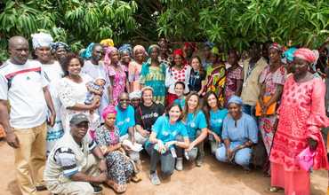 Lucía, Natalia y Marián durante su visita a Senegal