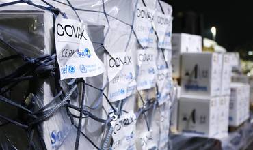 UNICEF entrega en Ruanda la dosis 1.000 millones de vacuna COVID a través de COVAX. 