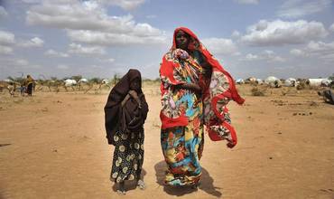 A través del desierto en el Cuerno de África