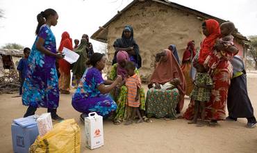 Una campaña de vacunación protege a los niños vulnerables en la región fronteriza de Kenia y Somalia