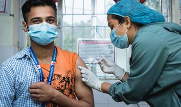 Los embajadores de UNICEF España Fernando Alonso, José Manuel Calderón, Pau Gasol, Juanma Iturriaga, Sergio Ramos y Teresa Viejo instan a los países del G7 a donar vacunas contra la COVID-19 a los países pobres ahora