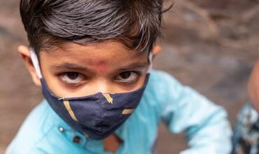 UNICEF, con el apoyo de DP World, envía suministros vitales para contribuir a luchar contra el aumento de casos de COVID-19 en India