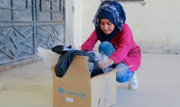 UNICEF distribuye ropa de abrigo en Siria.