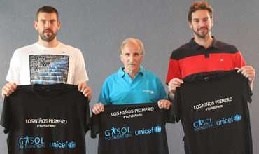 Pau Gasol, Marc Gasol junto a UNICEF