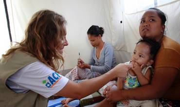 Tifón en Filipinas: espacios seguros para los bebés y sus madres