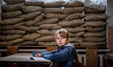 Más de 104 millones de niños no van a la escuela en países en guerra o con desastres naturales