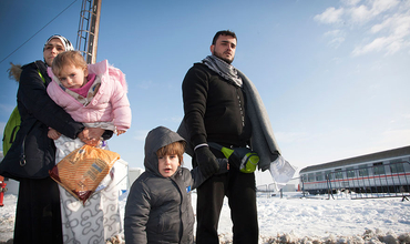 La ola de frío en Europa golpea a los niños refugiados