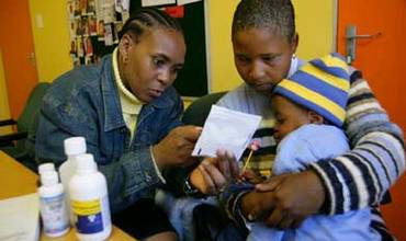 Más tratamientos y más prevención para más niños y niñas amenazados por el VIH/sida