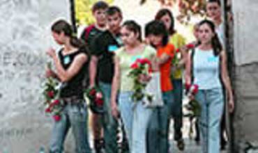 UN AÑO DESPUÉS DE LA TRAGEDIA DE BESLÁN, UNICEF PIDE QUE SE PROTEJA A LOS NIÑOS Y NIÑAS DE LOS CONFLICTOS ARMADOS