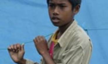 LA RECONSTRUCCIÓN AVANZA A PESAR DE LA AMENAZA DE LOS NUEVOS SEÍSMOS EN EL SUR DE ASIA