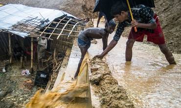 Rohingya en Bangladesh: un niño muere en la primera gran tormenta del monzón