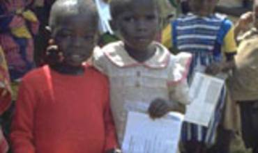 MILES DE NIÑOS Y NIÑAS SON CABEZA DE FAMILIA EN 42.000 HOGARES DE RUANDA