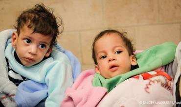 Mohamed y Ahmed después de su cirugía de separación. 