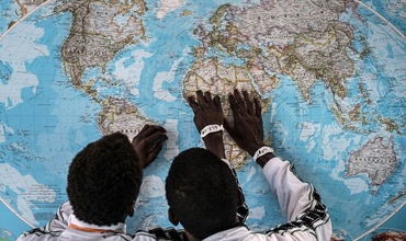 La primera intención de los niños que migran desde África no es llegar a Europa