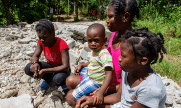 Más de 2 de cada 3 personas expulsadas a Haití desde la frontera de Estados Unidos son mujeres, niños y adolescentes