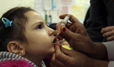 Jordania: 132.000 niños sirios vacunados contra la polio y el sarampión