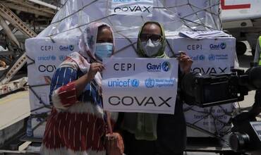 Las vacunas contra la COVID-19 del Mecanismo COVAX llegan a más de 100 países