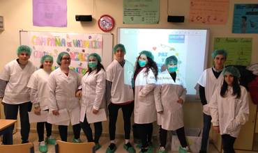 Campaña de vacunación por la paz y el buen trato en el IES Las Banderas