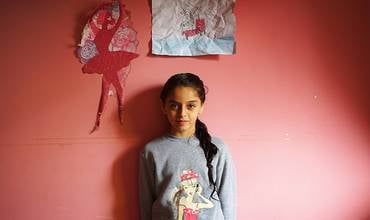 Proteger los derechos de la infancia mientras ejercen su derecho a participar 