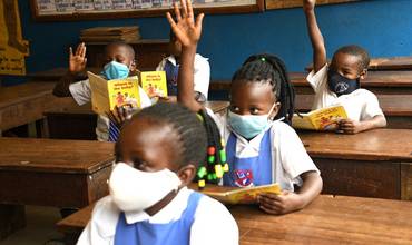 Niños en una escuela de Kampala, Uganda