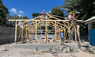 Reconstrucción de una escuela en Haití