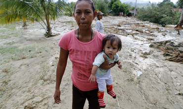 Filipinas: miles de niños en riesgo por el paso del tifón Koppu
