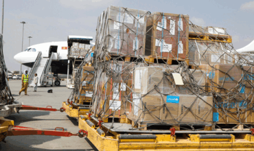El puente aéreo humanitario de la UE ayuda a entregar 32 toneladas de suministros humanitarios en Afganistán