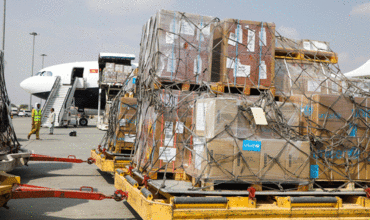 El puente aéreo humanitario de la UE ayuda a entregar 32 toneladas de suministros humanitarios en Afganistán