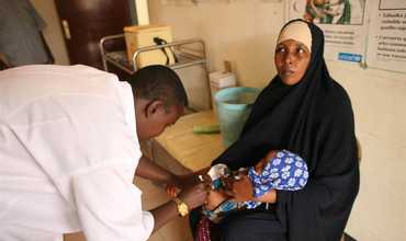Somalia: los niños reciben nuevas vacunas contra enfermedades mortales