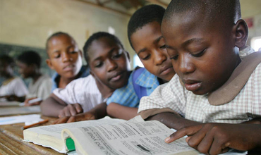 Zimbabwe: educación gratuita para niños huérfanos