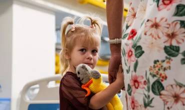 Angelina tiene ahora tres años. Va a la guardería. La niña nació el primer día de la guerra a gran escala.