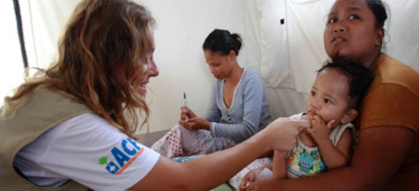 Tifón en Filipinas: espacios seguros para los bebés y sus madres