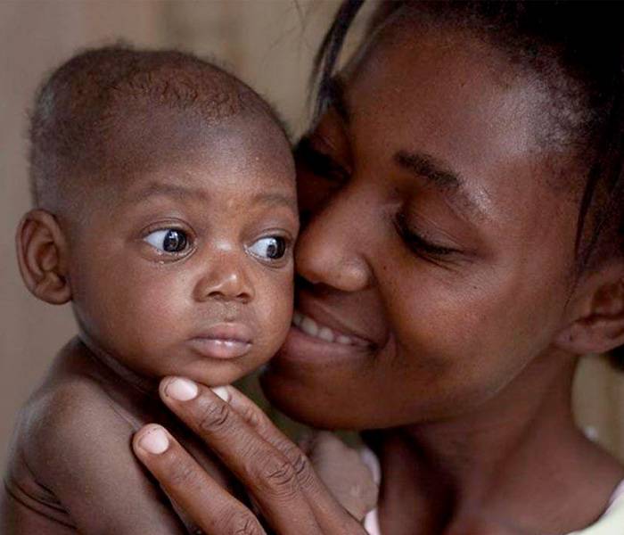 Una madre con su bebé.
