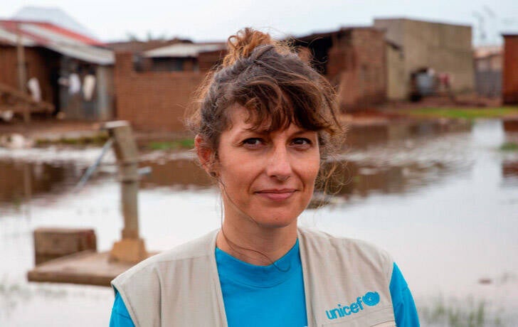 Nuestro compromiso Mujer trabajadora de UNICEF