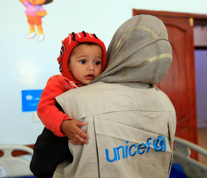 Omar en el centro de cuidado infantil del hospital de "22 de mayo” en el área de Thulaa Hamdan, en las afueras de la capital, Saná. Un niño yemení llamado Omar