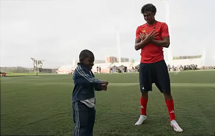 Lamine Yamal se une al equipo de la infancia Lamine Yamal