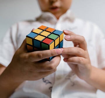 UNICEF 5.0 - Seguimos aprendiendo Imagen de un cubo rubik