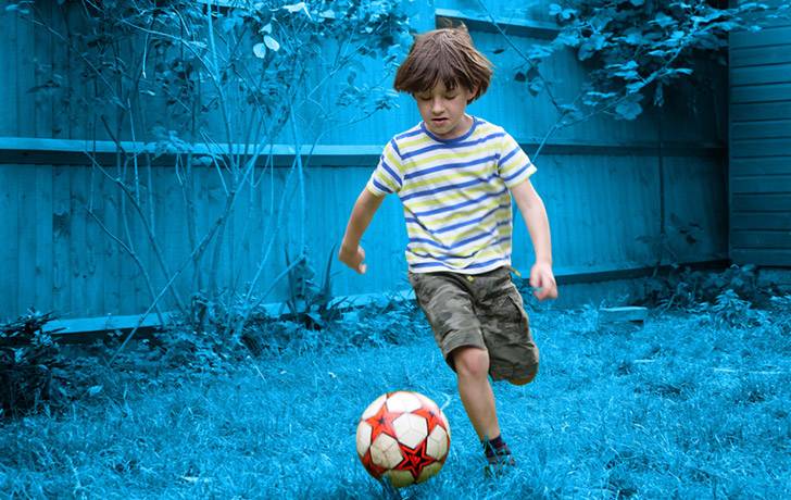 Niño jugando