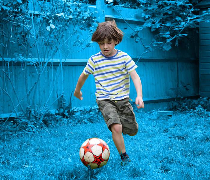 Niño jugando