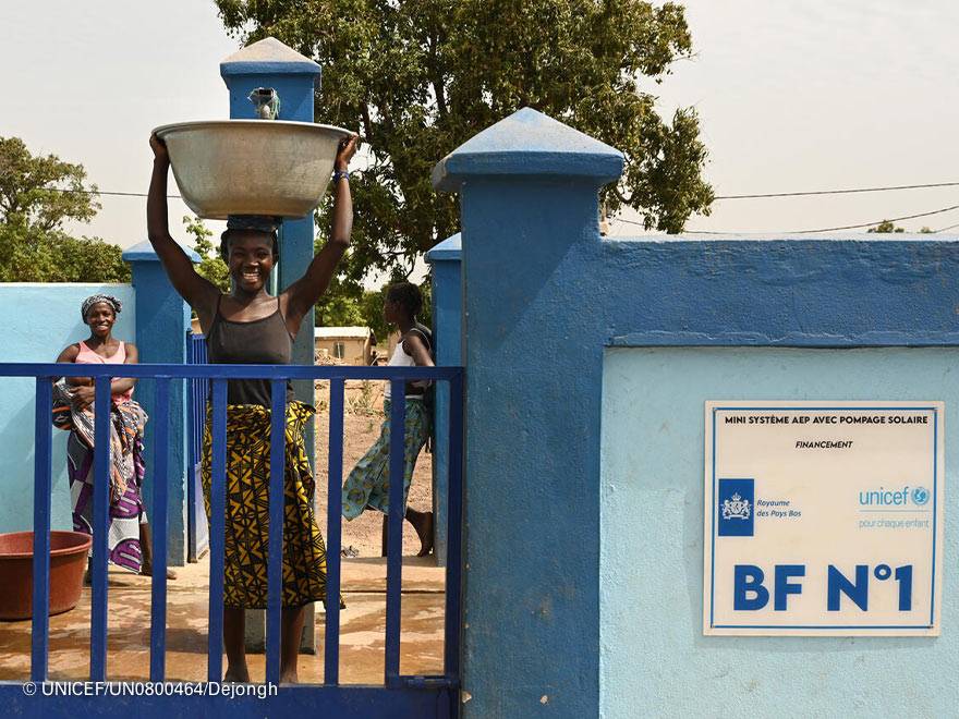 Un centro de acceso a agua potable en Costa de Marfil dotado por UNICEF. Un centro de acceso a agua potable