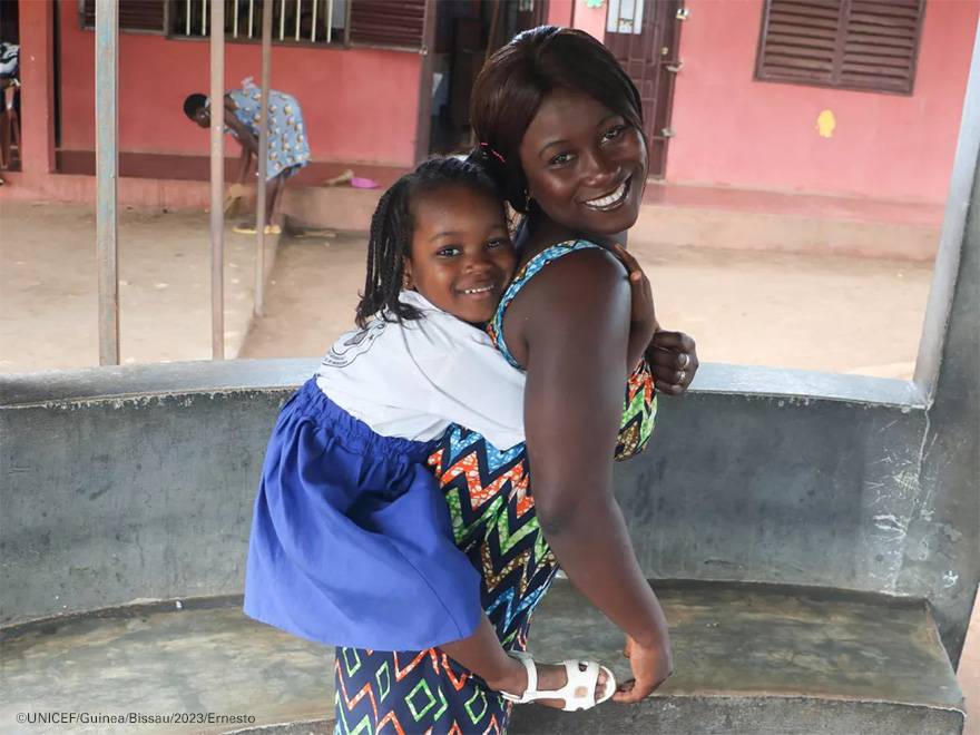 Una madre con su hija.