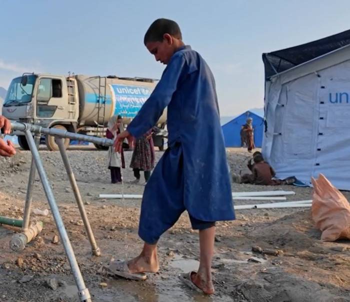 Equipos de UNICEF dando respuesta al terremoto de Afganistán.