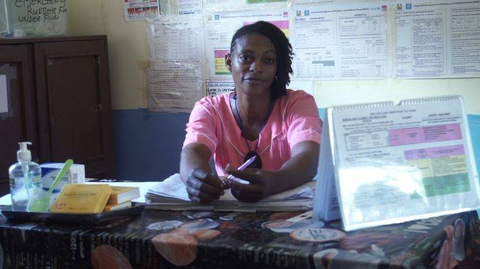 Mariam Grace Saw, enfermera en un centro de salud de Kenema, en Sierra Leona