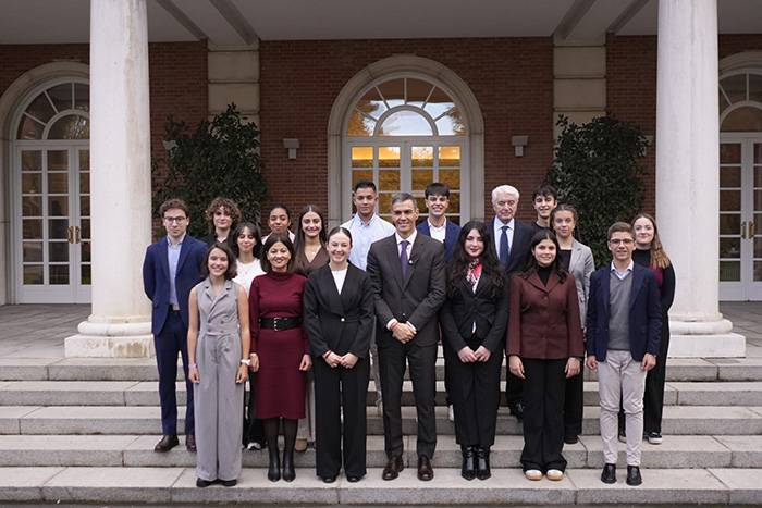 12 niños y niñas de organizaciones de participación han visitado Moncloa