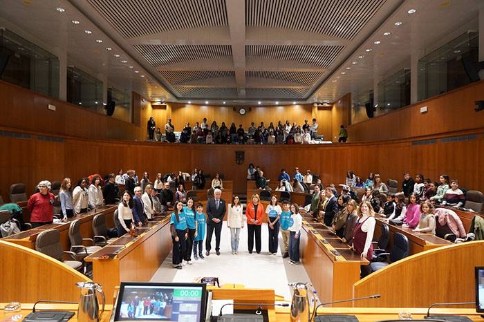 Acto Parlamento Aragón por el Día Mundial de la Infancia