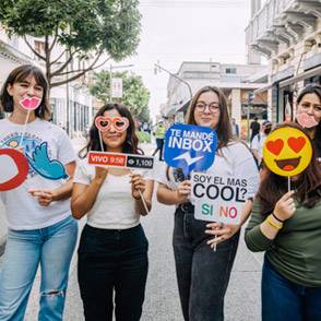 Un grupo de jóvenes