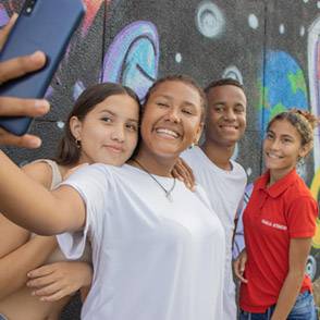 Un grupo de adolescentes