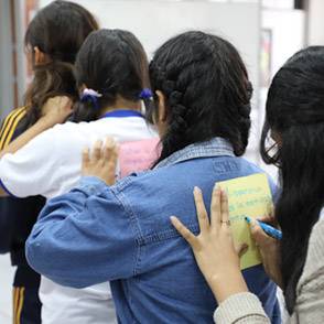 Un grupo de adolescentes