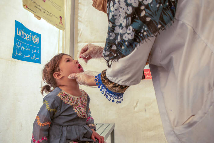 UNICEF vacuna contra la polio en Afganistán.