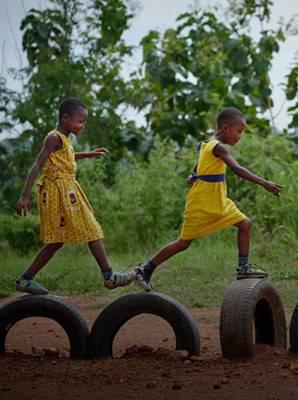 Memoria 2024 UNICEF - Sector privado Un grupo de niñas jugando